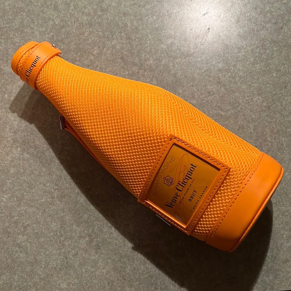 LIMITED EDITION Veuve Clicquot Yellow Label Ice Jacket 750ml